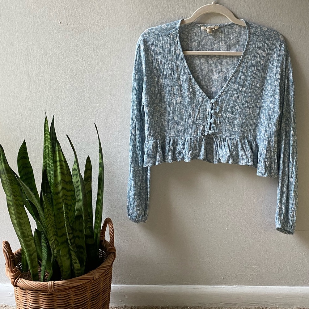 LA Hearts Long Sleeve Ruffle Hem Top